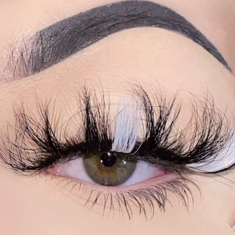 Multicolored Dramatic Lashes - Picture 3 of 7